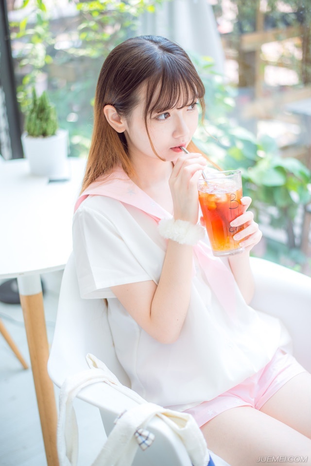 因为我手里有你的丑照，所以你要和我做一辈子朋友。